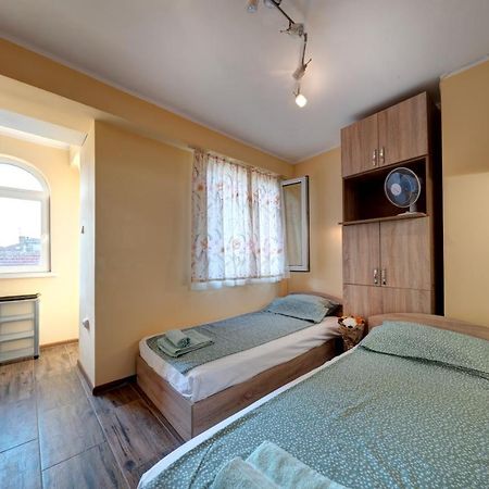 Funny-Gunny Room To The Sea Garden Бургас Екстериор снимка